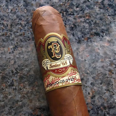 ซื้อ Custom Self Adhesive 3D Embossed Gold Foil Cigar Label with ISO9001 Certification for Premium Branding online manufacture